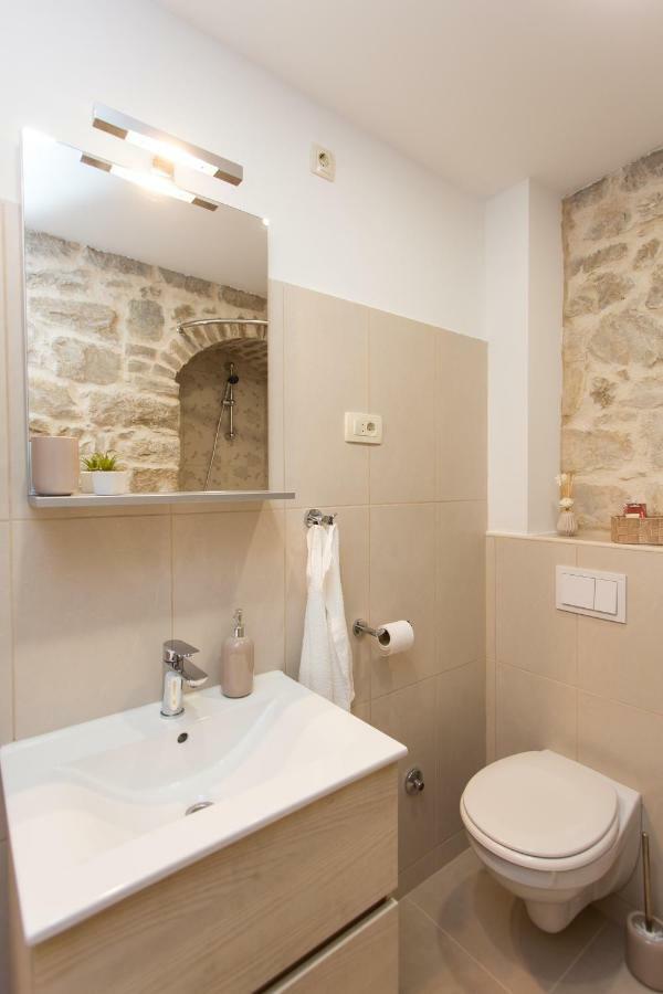Studio Apartman "Brce" Kaštela Exteriör bild